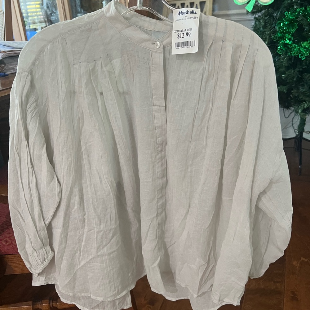 Abercrombie & Fitch White Button-Up Shirt